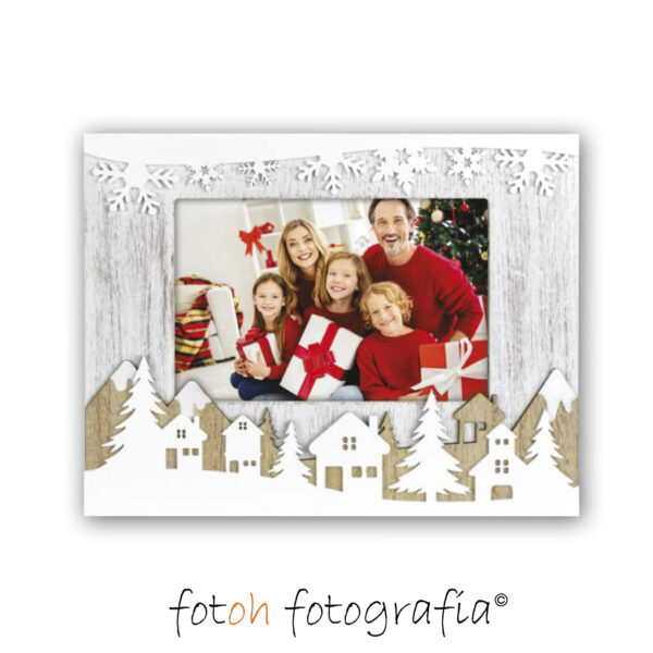marco para fotografía apaisada con motivos navideños en colores gris y madera