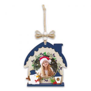 decoración para árbol de color azul y madera natural con detalles de navidad